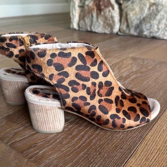 GOOD CHOICE KIMORA ANIMAL PRINT BLOCK HEELS - Picture 7 of 13